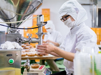 TUYỂN 6 NỮ CHẾ BIẾN ĐỒ ĂN SẴN