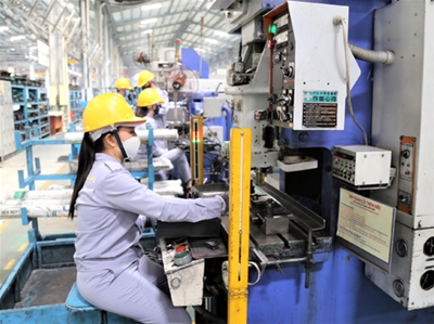 TUYỂN 9 NỮ ĐÚC NHỰA